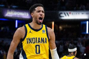 高效进攻串联全队！哈利伯顿15中9砍22分10助2断2帽&amp;0失误